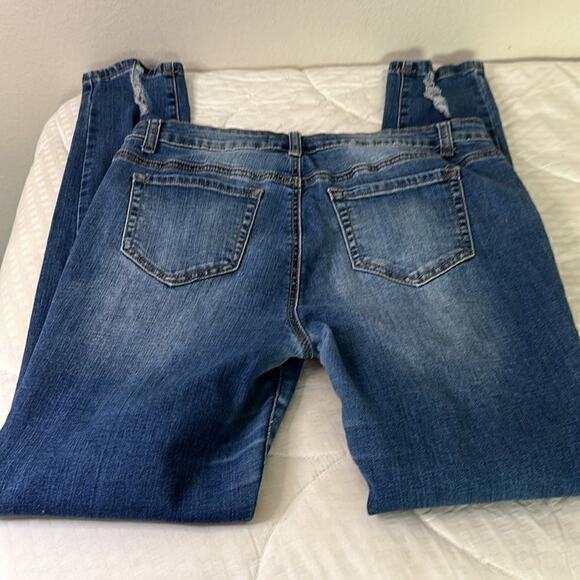 Encore Jeans Women's destructed high rise stretch skinny jeans. Size 11 - Picture 12 of 16